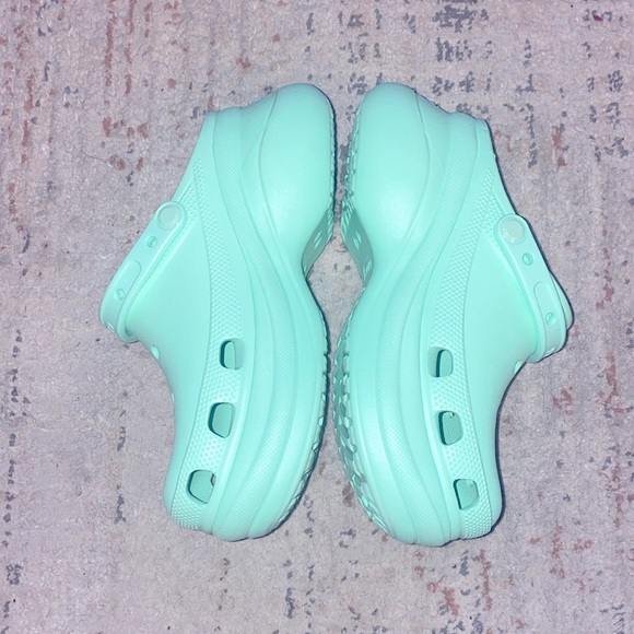 CROCS🤍Bae Platform - Picture 5 of 7